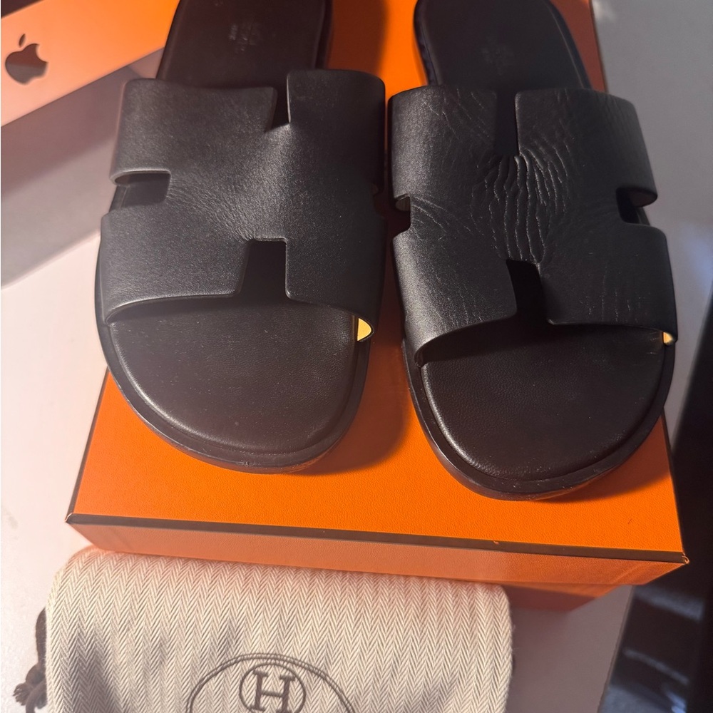 Preowned Hermes Mens Izmir Slides Size 44